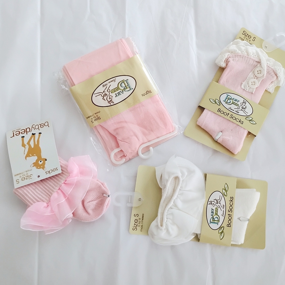 FREE Gift 🎁  NWT! Baby Deer🦌 Pink and White Socks Collection